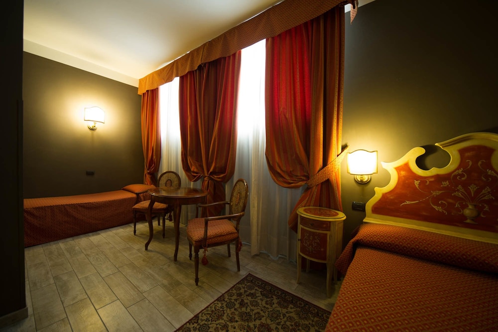 

Milano - Mestre - Hotel Aaron