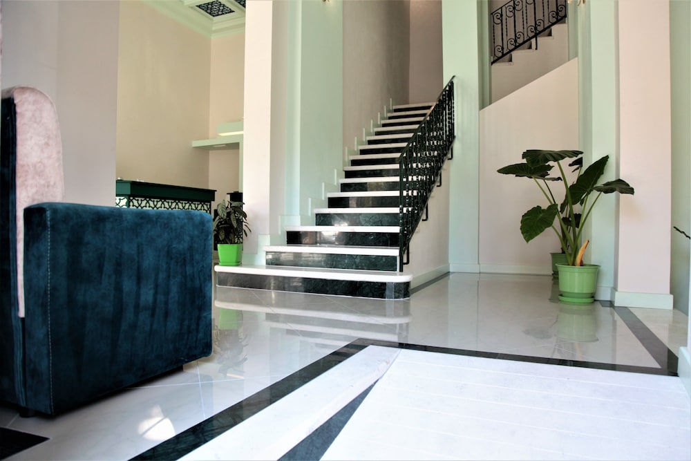 

Bari - Durrës - Hotel Veliera