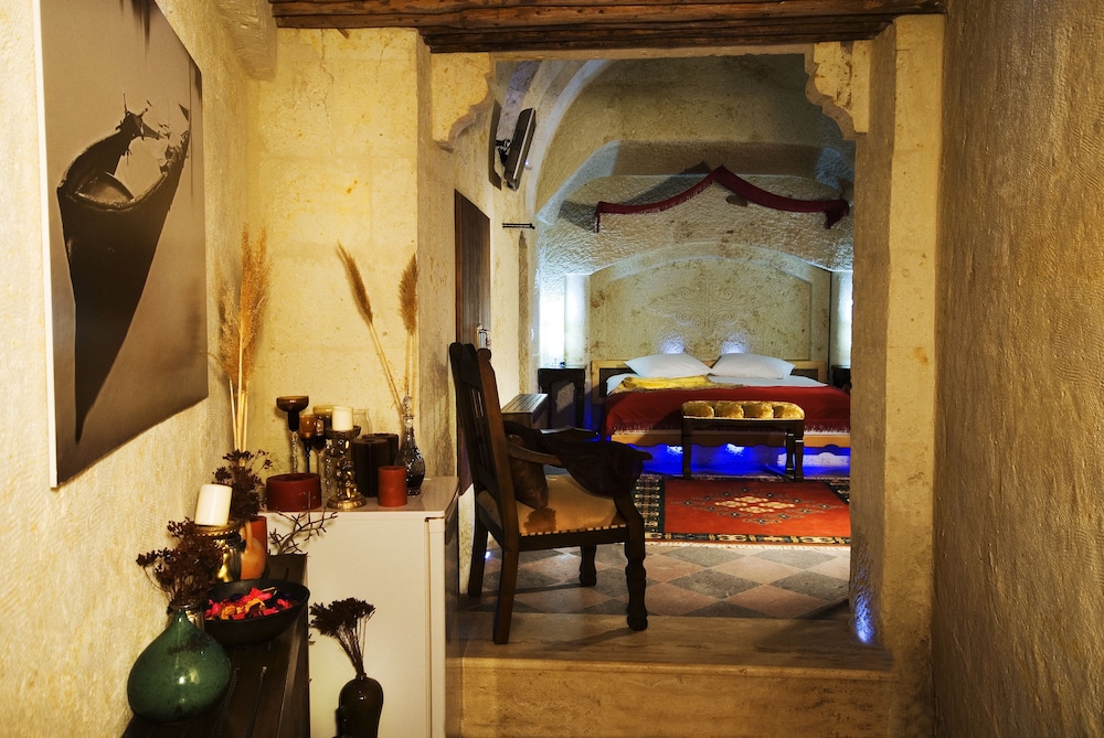 

Roma - Ayvalı - Cappadocia Perimasali Cave Hotel