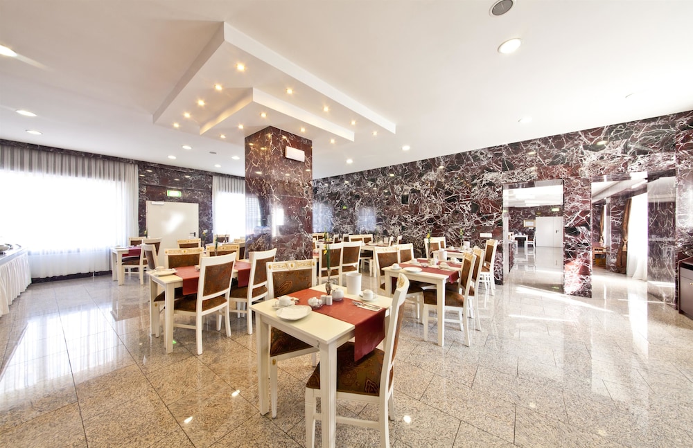 

Bologna - Dortmund - Hotel Unique Dortmund Hauptbahnhof
