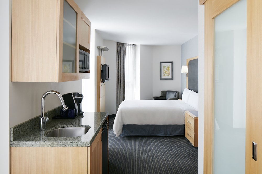 

Ancona - Brooklyn (NY) - World Center Hotel