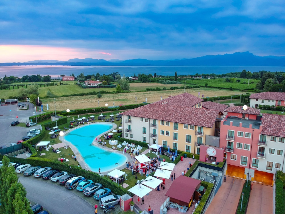 

Milano - Castelnuovo del Garda - TH Lazise - Hotel Parchi Del Garda