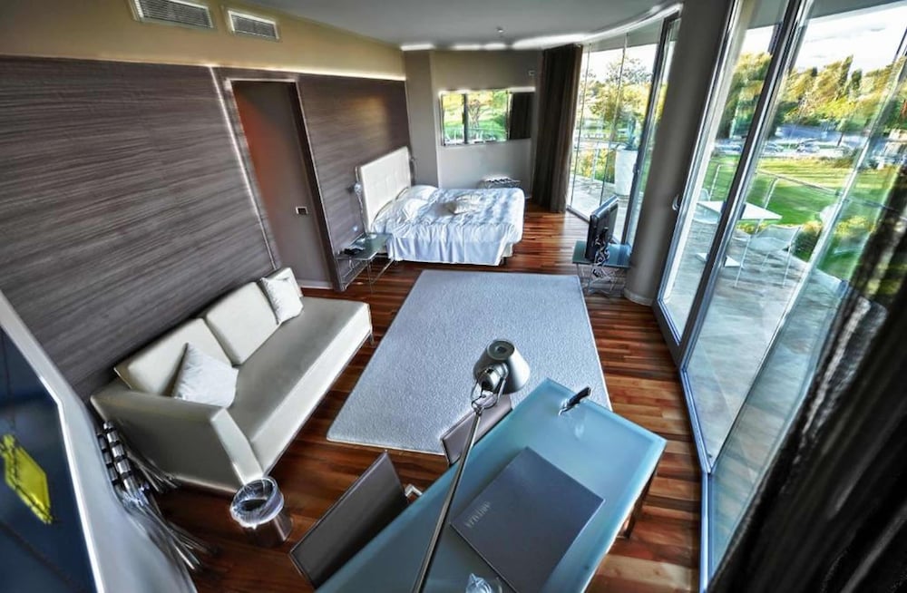 

Lamezia Terme - Pisa - Pisa Tower Plaza