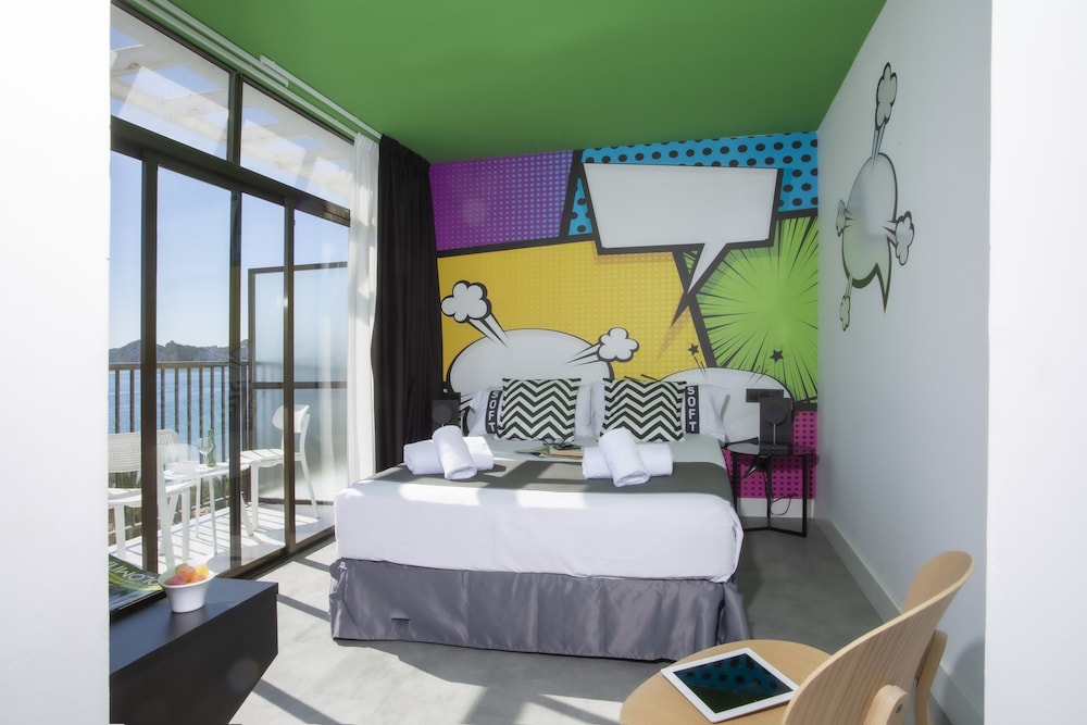 

Torino - Albir - Casual Pop Art
