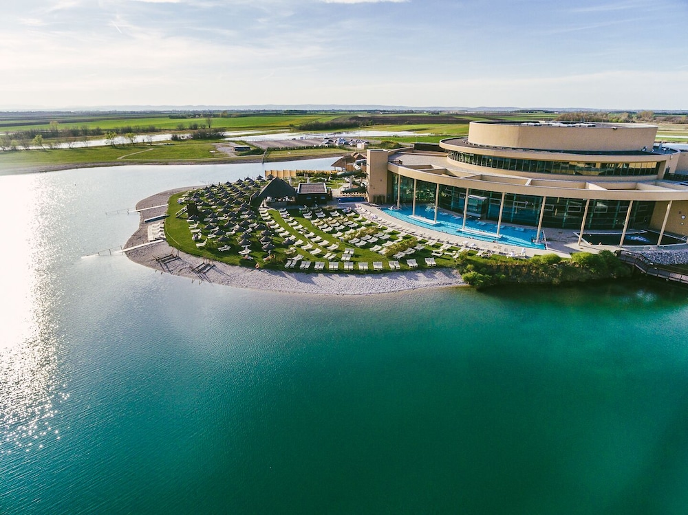 

Milano - Podersdorf am See - St. Martins Therme & Lodge