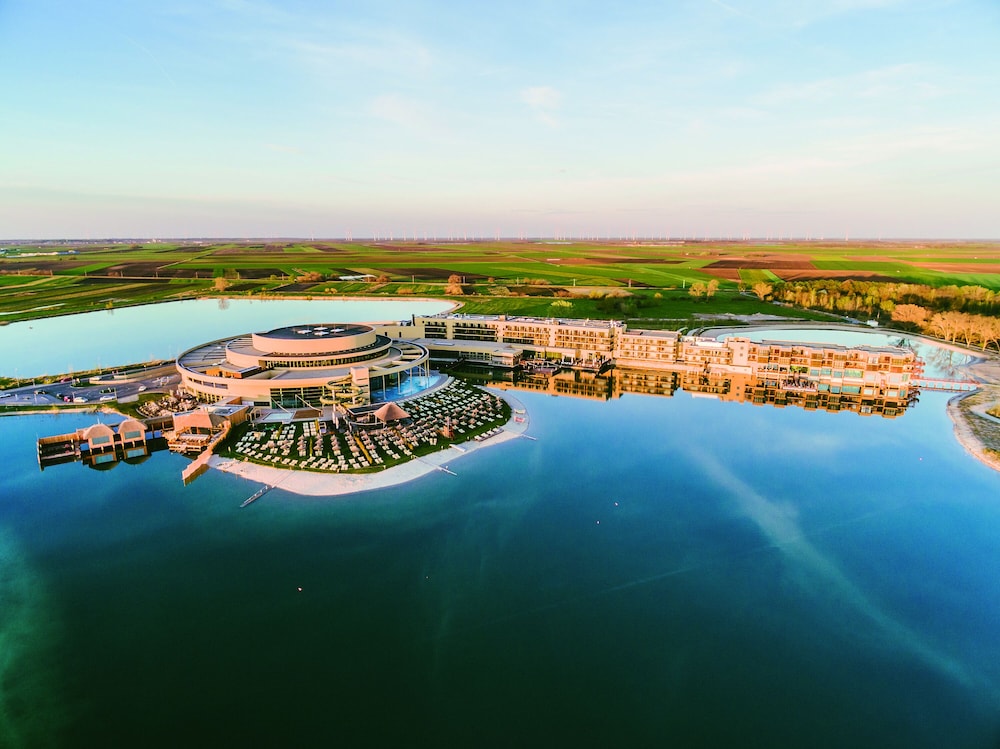 

Milano - Podersdorf am See - St. Martins Therme & Lodge