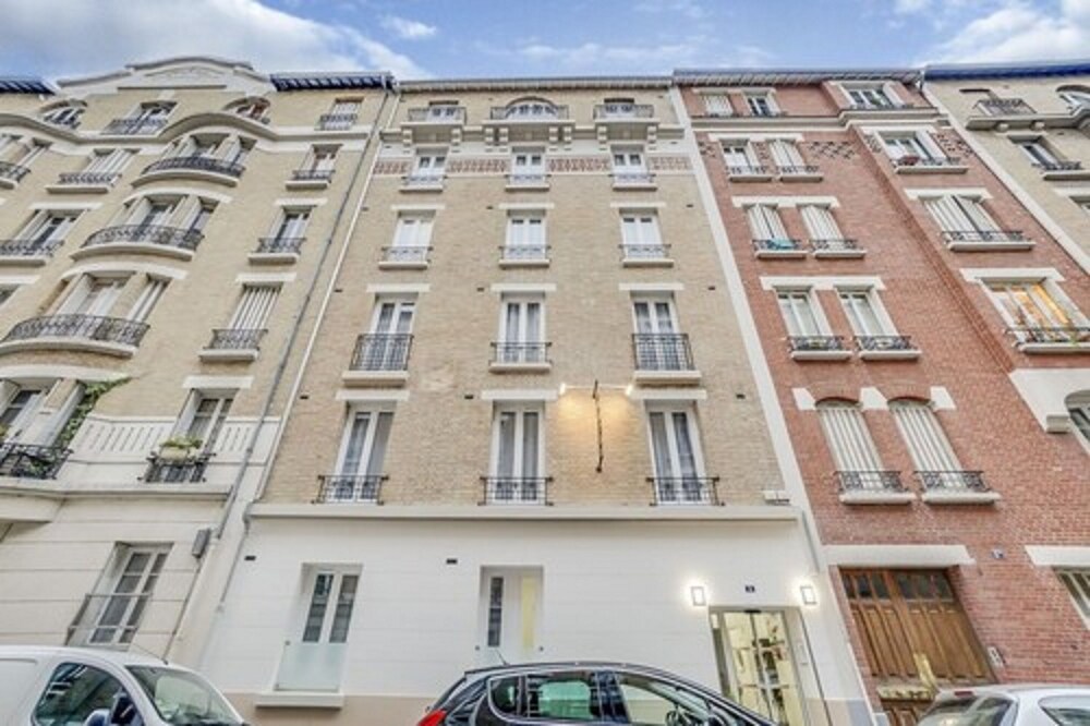 

Cagliari - Clichy - Paris Hotel