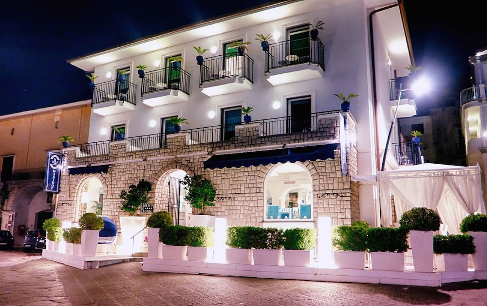 

Milano - Castellammare di Stabia - Le Ancore Hotel