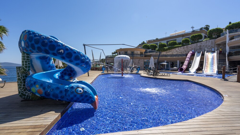 

Milano - Güvercinlik - Duja Bodrum