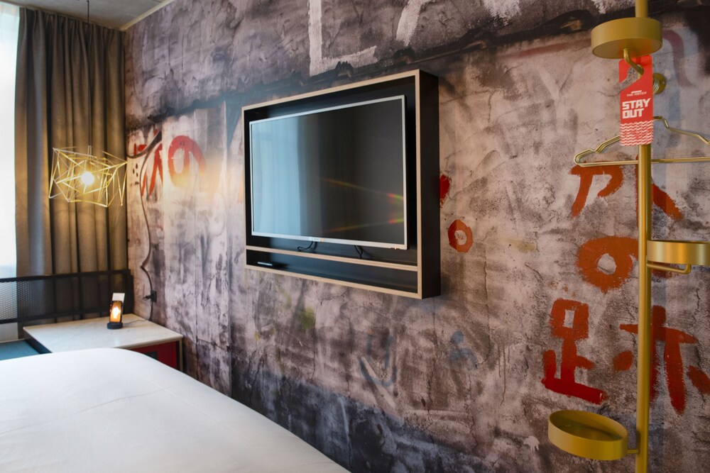 

Catania - Eindhoven - Hotel the Match