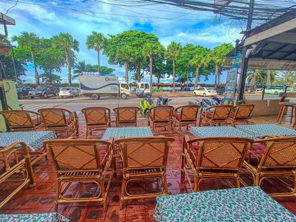 

Roma - Pattaya - Happy Vikings - Beachfront