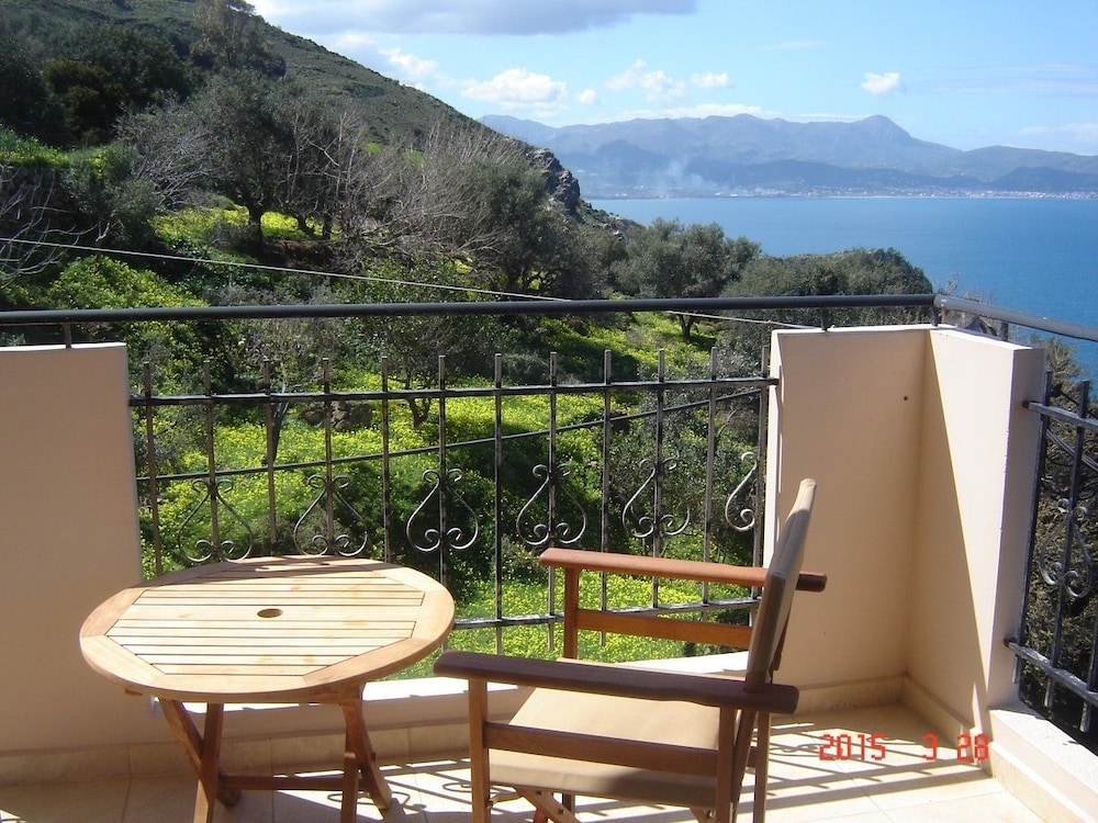 

Verona - Kissamos - Kleio Studios