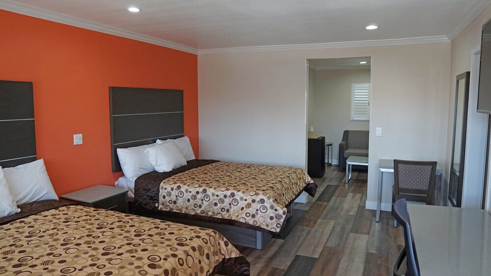 

Bologna - El Segundo - Sea Breeze Inn - LAX Airport, Los Angeles