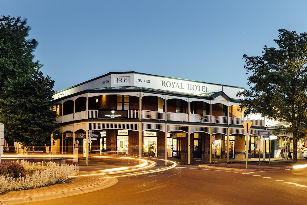 

Catania - Daylesford - The Royal Daylesford Hotel