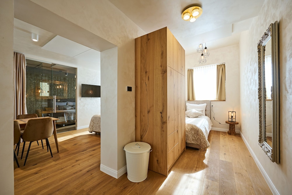 

Milano - Slovenj Gradec - Hiša Ančka, Boutique Hotel & Maja Rooms
