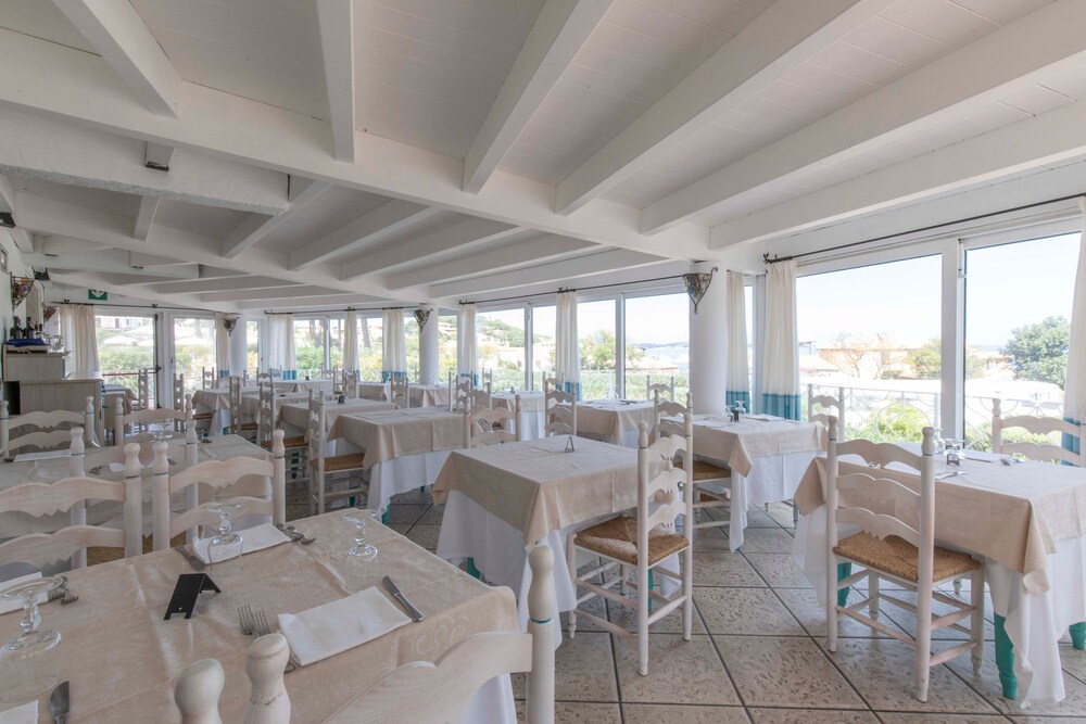 

Palermo - Baja Sardinia - Club Hotel Cormorano