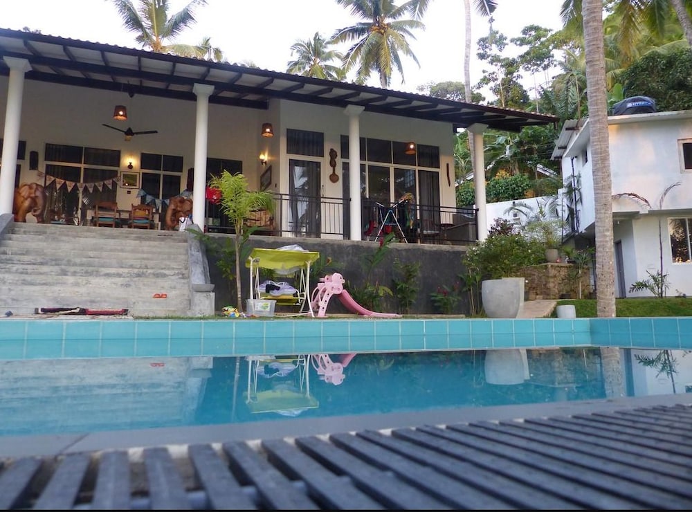 

Roma - Koggala - Siyambala Villa