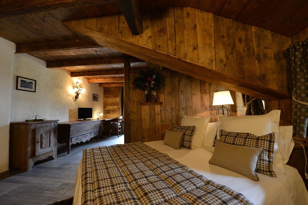 

Milano - Cogne - La Madonnina Del Gran Paradiso Wellness Hotel