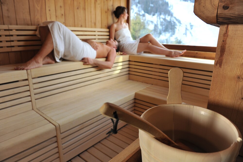 

Cagliari - Cogne - La Madonnina Del Gran Paradiso Wellness Hotel