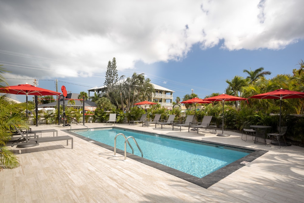 

Milano - Grand Cayman, Caraibi - The Locale Hotel Grand Cayman