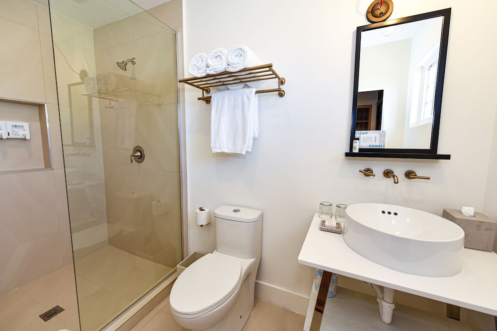 

Milano - George Town - The Locale Hotel Grand Cayman