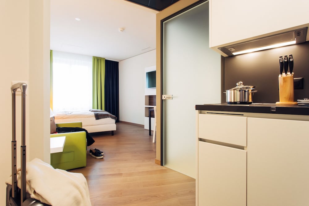 

Lamezia Terme - Zurigo - harry's home Zürich-Wallisellen