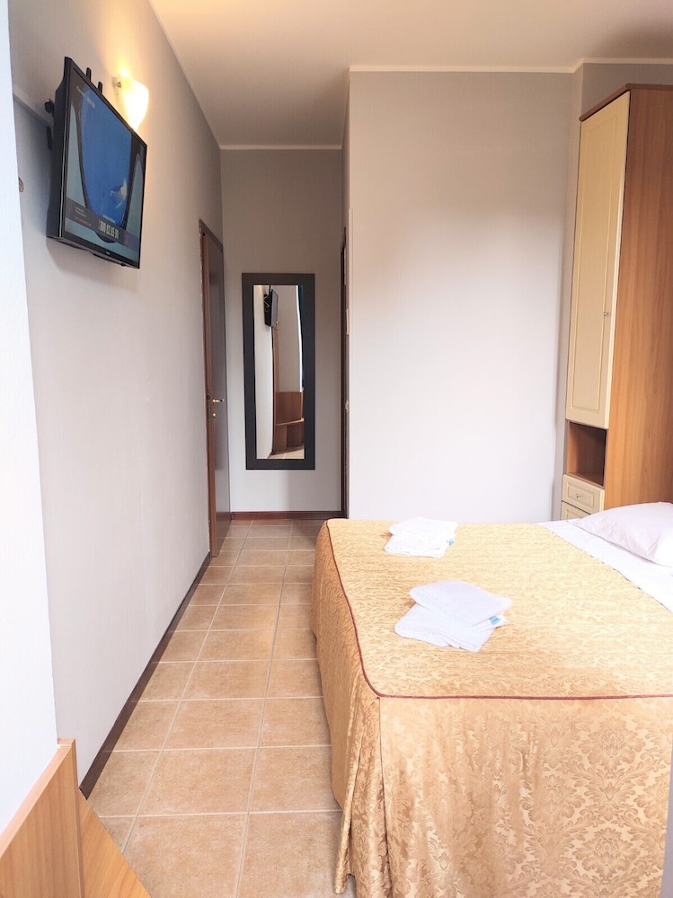 

Salerno - Milano - Hotel Nuovo Rondò