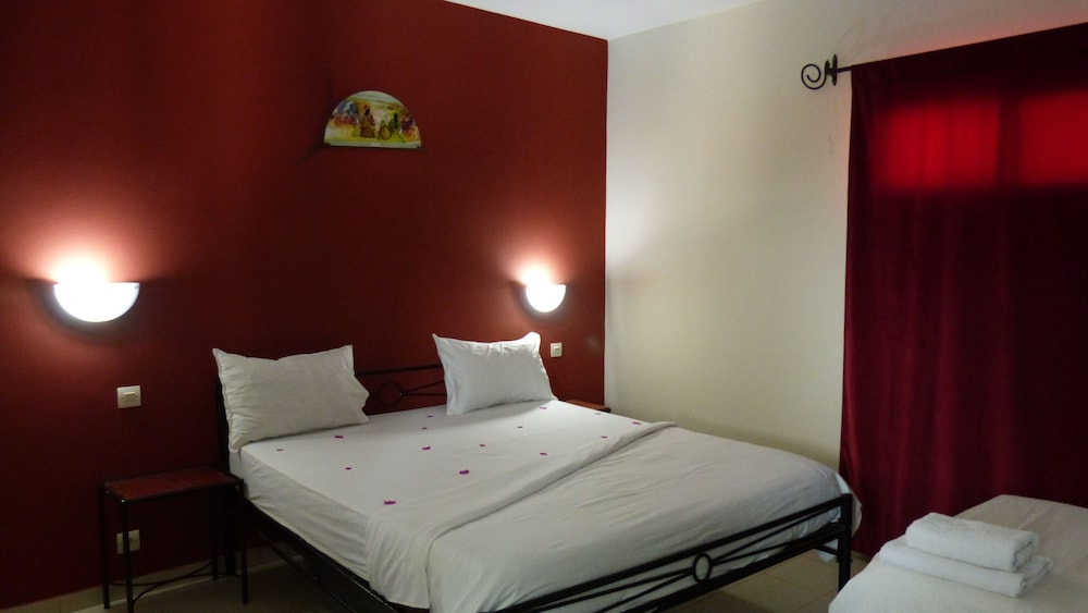 

Napoli - Mbour - Hacienda Hotel