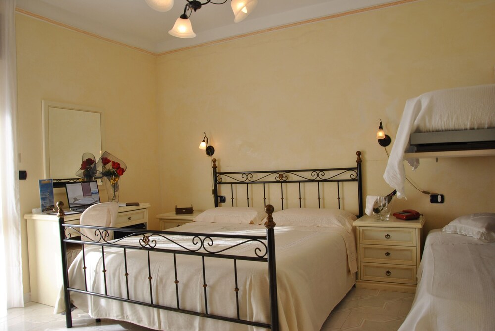 

Milano - Torre Lapillo - Hotel Mediterraneo