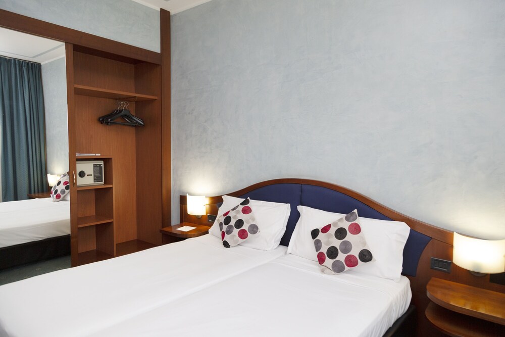

Cagliari - Rozzano - iH Hotels Milano Blu Visconti