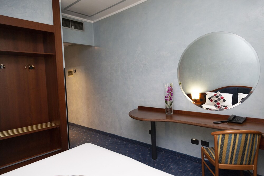 

Catania - Rozzano - iH Hotels Milano Blu Visconti
