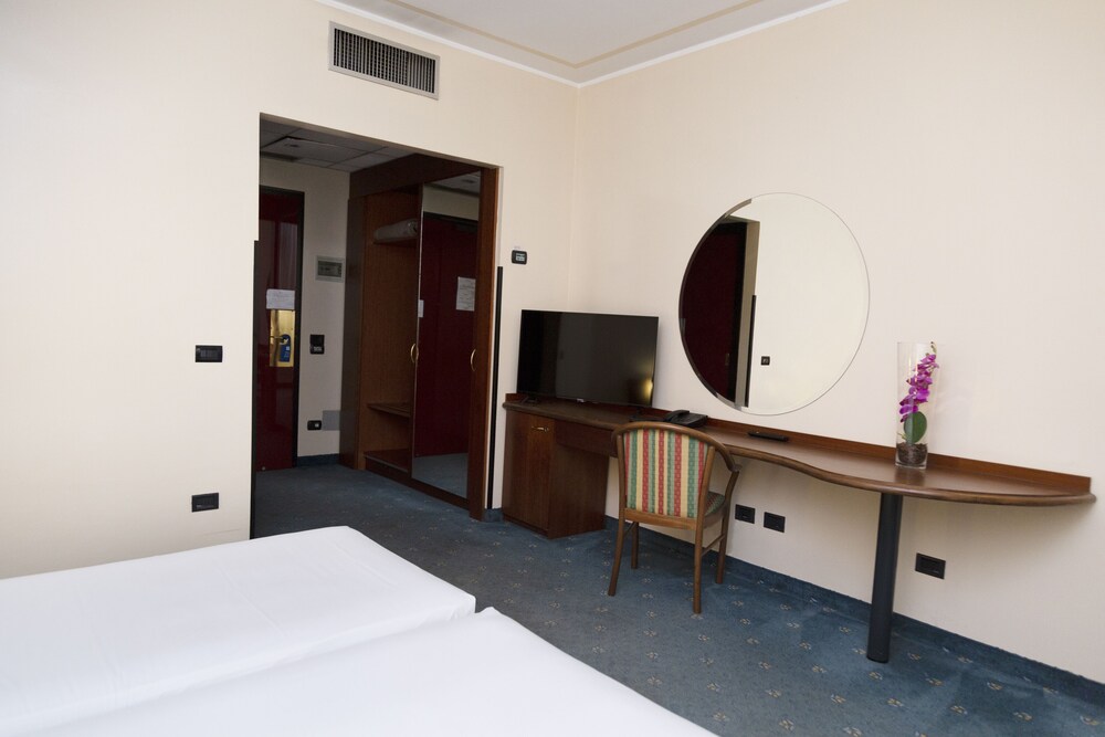 

Catania - Assago - iH Hotels Milano Blu Visconti