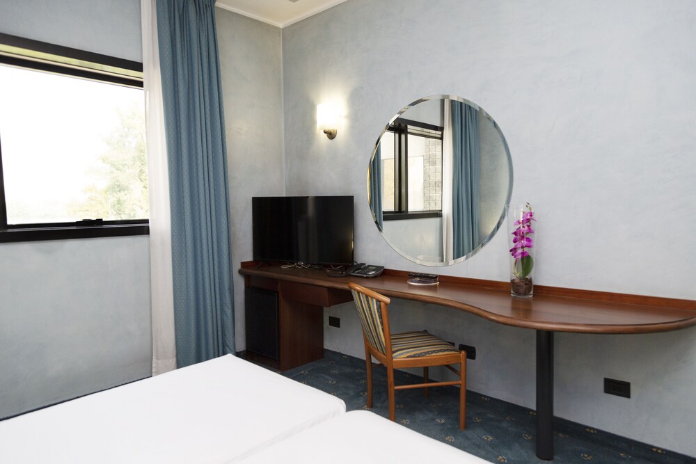 

Catania - Trezzano sul Naviglio - iH Hotels Milano Blu Visconti