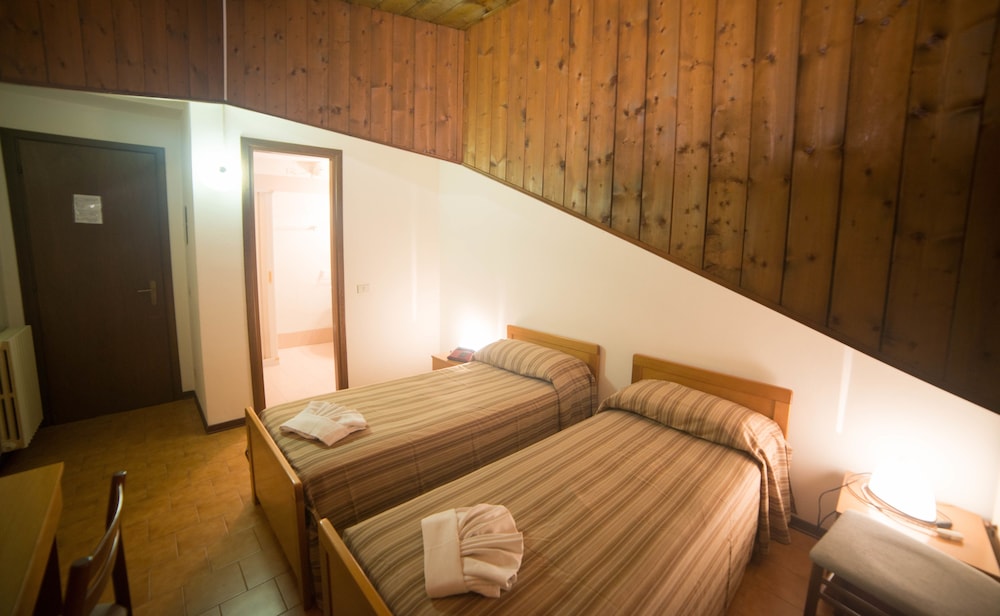 

Reggio Calabria - Cortina d'Ampezzo - Casa Montana S. Maddalena
