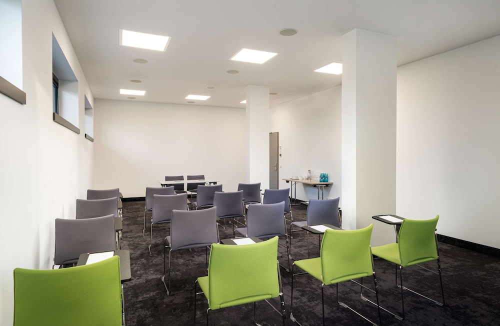 

Bari - Weeze - elaya hotel kevelaer