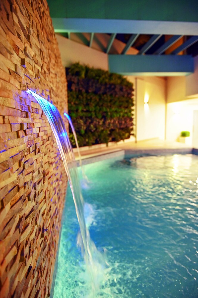 

Milano - Bahrain - Meshal Hotel
