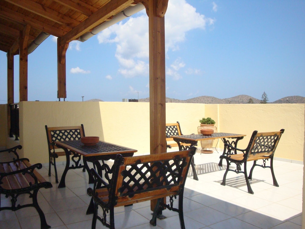 

Bologna - Elounda - Emilia Apartments