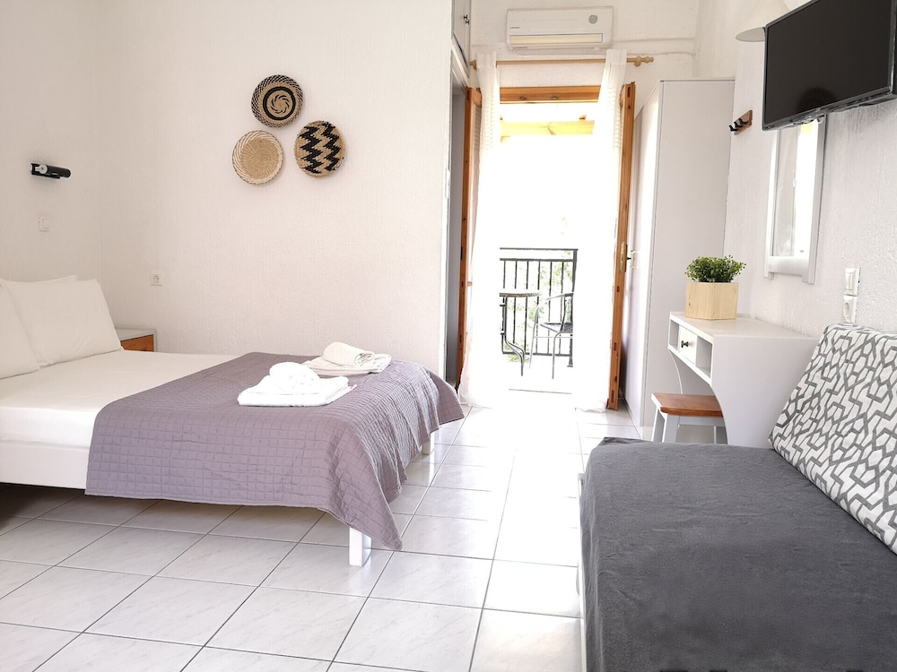 

Bari - Elounda - Emilia Apartments