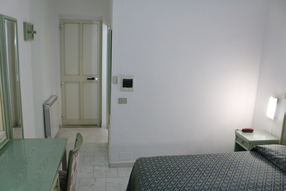 

Venezia - Sant'Angelo D'Ischia - Hotel Castiglione