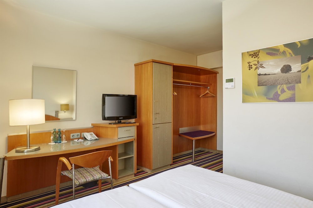 

Bari - Colonia - H+ Hotel Köln Hürth