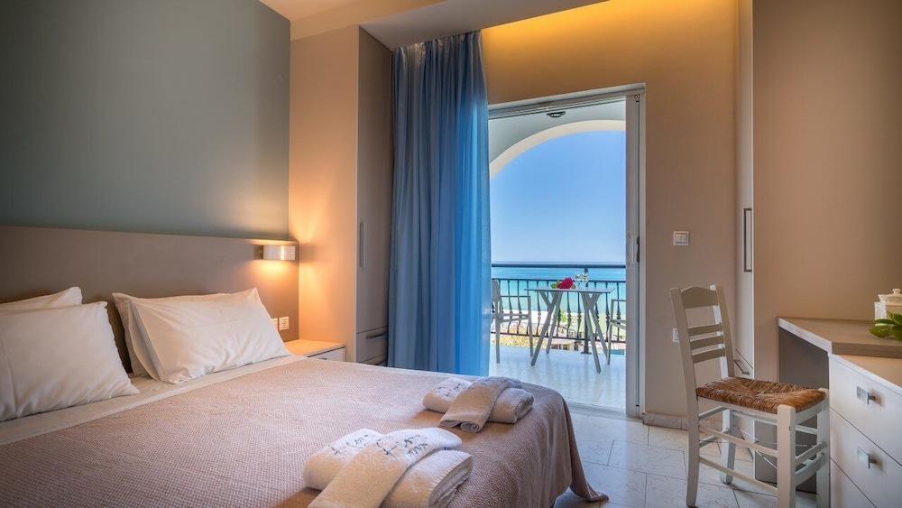 

Roma - Vasilikos - Fiore Beach Studios