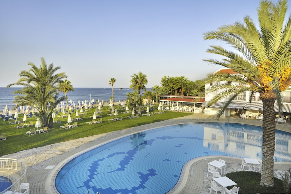 

Milano - Geroskipou - Akti Beach Hotel & Village Resort
