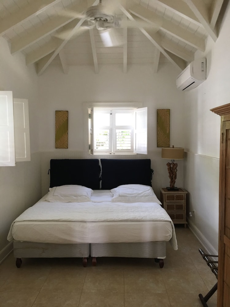 

Milano - Bathsheba - Atlantis Historic Inn