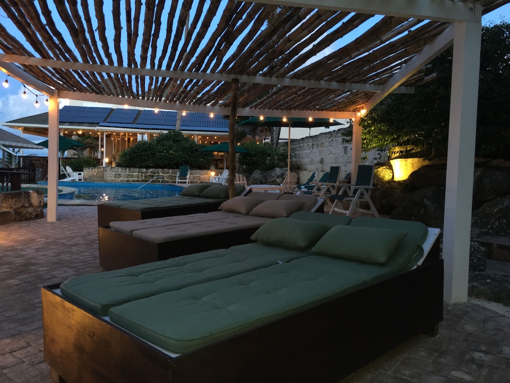

Milano - Bathsheba - Atlantis Historic Inn