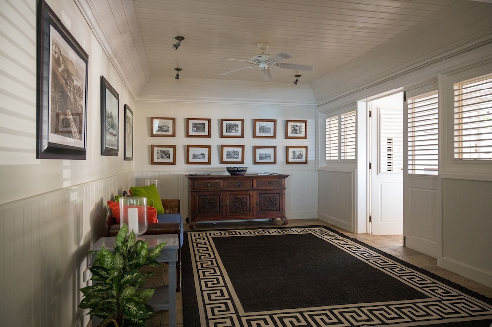 

Milano - Bathsheba - Atlantis Historic Inn