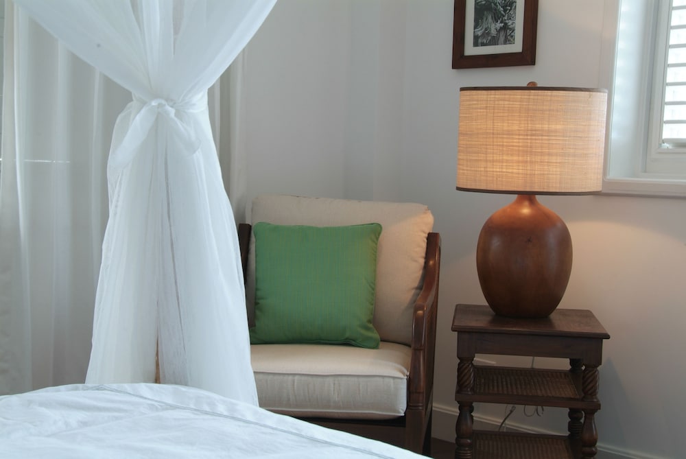 

Bologna - Bathsheba - Atlantis Historic Inn