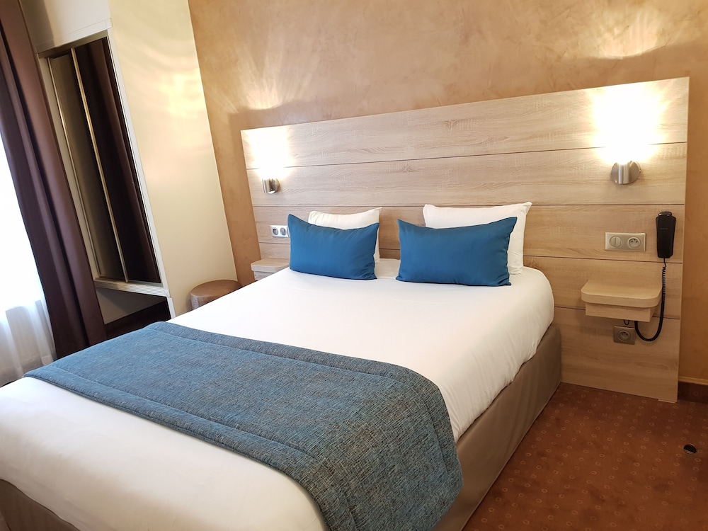 

Napoli - Neuilly-sur-Seine - Hotel Champerret Elysees