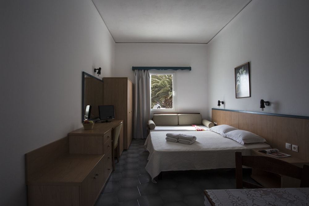 

Olbia - Santorini, Isole Greche - Romani Studios Perissa