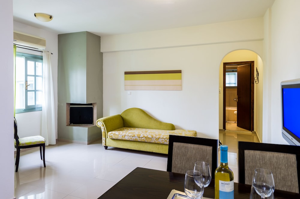

Torino - Milatos - Angela Studios Apartments
