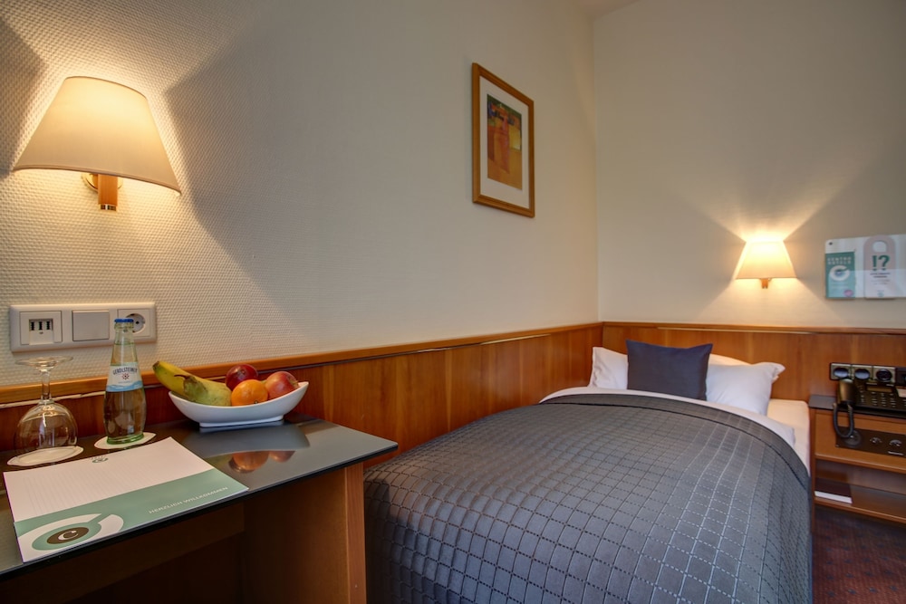 

Catania - Dusseldorf - Trip Inn Hotel Esplanade